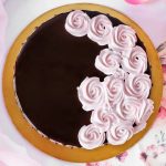 p-creme-rose-decorated-chocolate-cake-half-kg–140128-2
